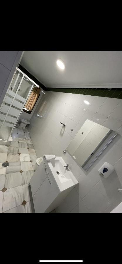 Hotel New Hortaleza Coliving Madryt Zewnętrze zdjęcie